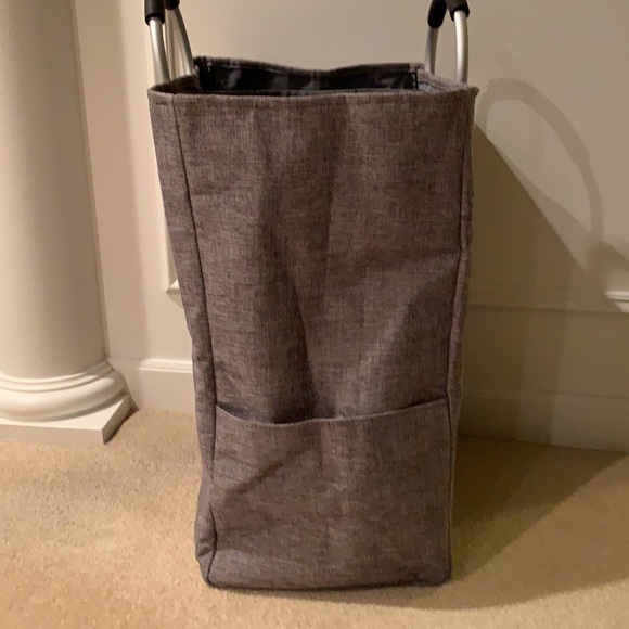Large Foldable Divided Laundry Hamper - Picture 5 of 7